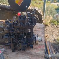 Pompa iniezione e n. 4 iniettori usati 