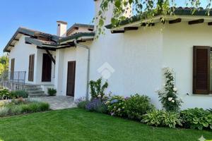 VILLA SINGOLA A LOMAGNA