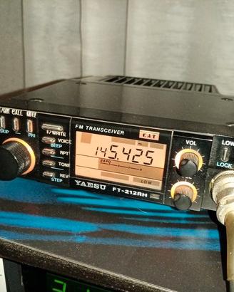 Yaesu FT 212 rh