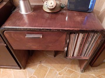 Giradischi antico con mobiletto