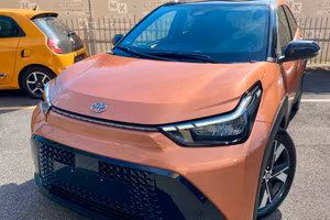 Toyota Aygo X 1.5 hybrid Icon e-cvt AUTOMATICA LED