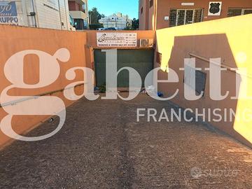 Musicisti Stranieri, deposito commerciale