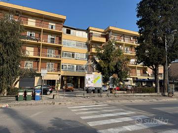 4 LOCALI A POMIGLIANO D'ARCO