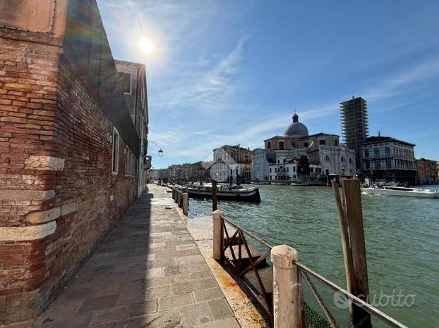 NEGOZIO A VENEZIA