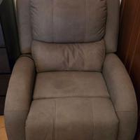 Poltrona elettrica per anziani/disabili
