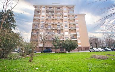 CINQUE LOCALI CON BOX!!!