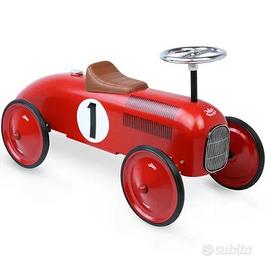 Macchina rossa Vilac per bambini 