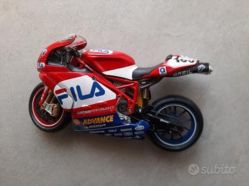 Ducati 999R F03 modellino realistico