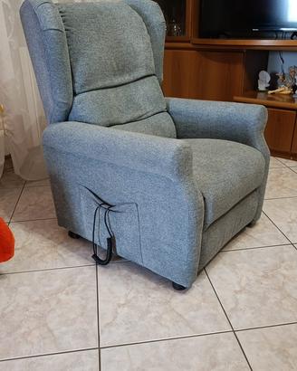 Poltrona reclinabile con telecomando