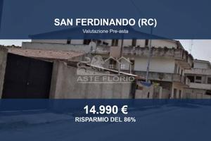 Immobile in asta di 113 m² con più di 5 locali a S