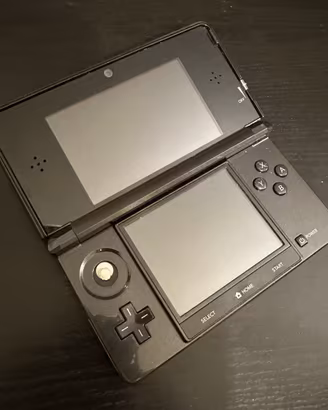 Nintendo 3DS Cosmo Black CTR-001 funzionante + SD