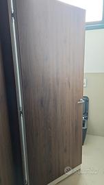 n. 2 porte in legno
