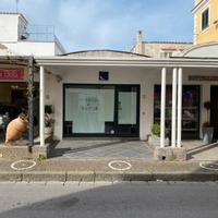 Locale commerciale sul Corso d'Ischia Porto