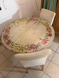 Tavolo tondo allungabile decorato a mano