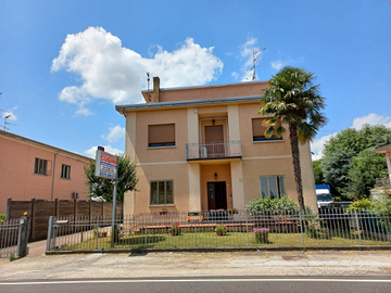 Casa con capannone