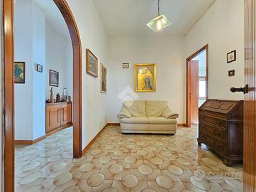 5 LOCALI A QUARTU SANT'ELENA