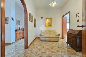 5 LOCALI A QUARTU SANT'ELENA