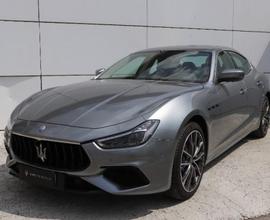 MASERATI Ghibli L4 330 CV MHEV Gransport