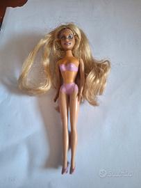 Mini barbie 1999 con marchio 
