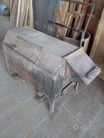 stufa a legna a porcellino tipica della brianza