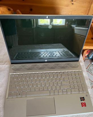 HP Pavilion 15 Ryzen 5  8 GB RAM SSD 256 GB