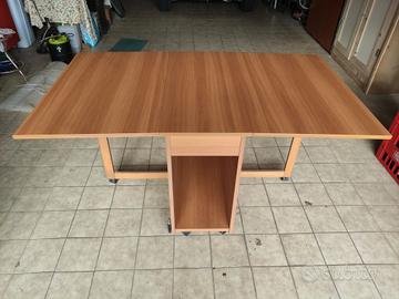 tavolo allungabile con sedie