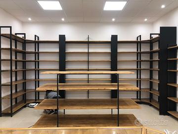 scaffalatura  in ferro e legno per negozio