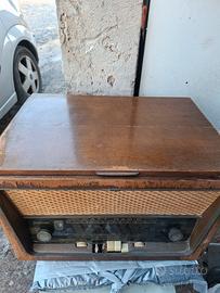 auto radio antico  anni 50 