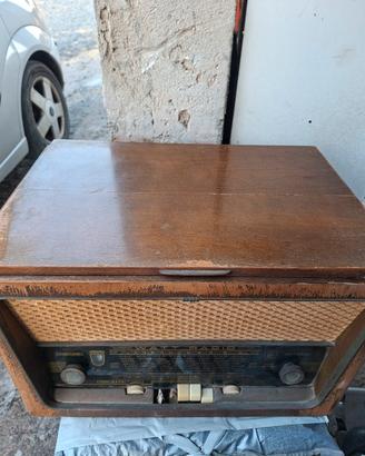 auto radio antico  anni 50 