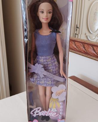 BARBIE Style Brunette 2004 nuova