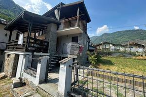 CASA SEMINDIPENDENTE A SPARONE
