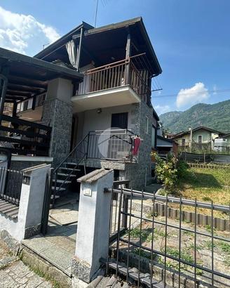 CASA SEMINDIPENDENTE A SPARONE