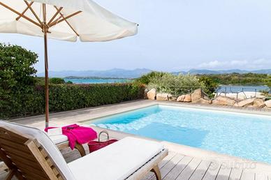 Villa di 250 m² con più di 5 locali a San Teodoro