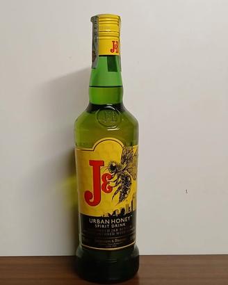 J&B Honey Blended Scotch Whisky