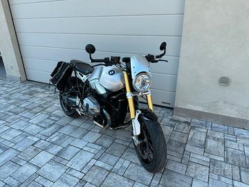 BMW R nine T