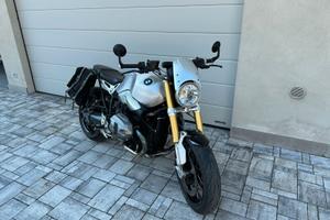BMW R nine T