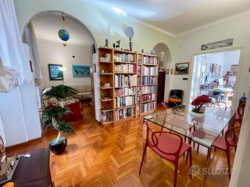 5 LOCALI A GENOVA