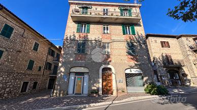 5 LOCALI A SERRONE