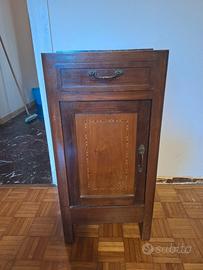 Mobiletto in legno