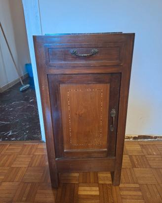 Mobiletto in legno