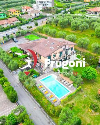 COMPLESSO RESIDENZIALE CON PISCINA E VISTA LAGO S