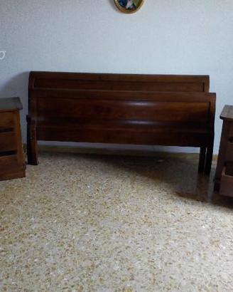 Letto matrimoniale in massello di noce + comodini