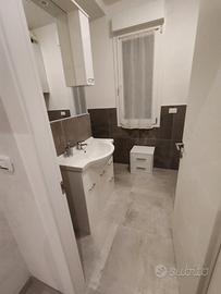 Camere singole arredate con bagno privato