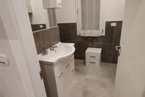 Camere singole arredate con bagno privato