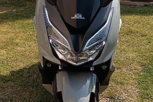 Honda Forza 350