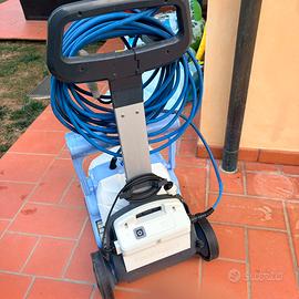 Robot pulitore piscina