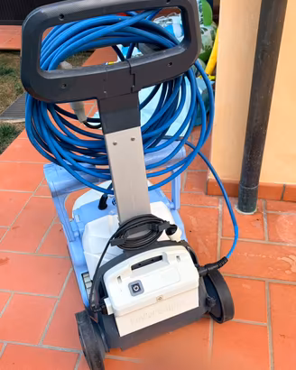 Robot pulitore piscina