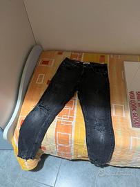 jeans skinny con strappi