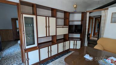 Mobile soggiorno in noce anni '70