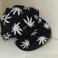 🍁 PEZZO UNICO! Cappello con foglia di Marijuana